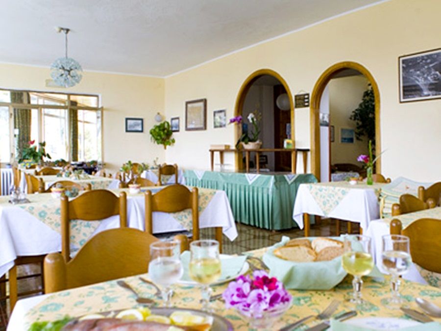 Hotel Villa Franz Sant'Angelo  المطعم الصورة